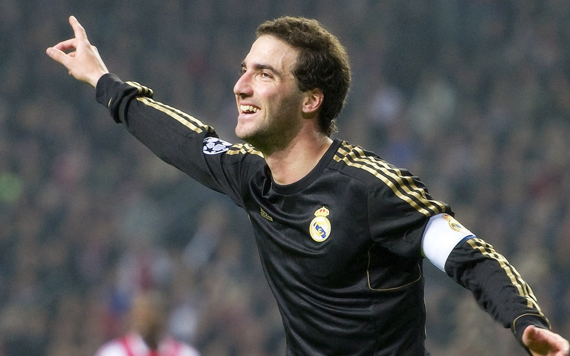 中超“京鲁大战”山东泰山客场击败北京国安 本土双前锋包办进球