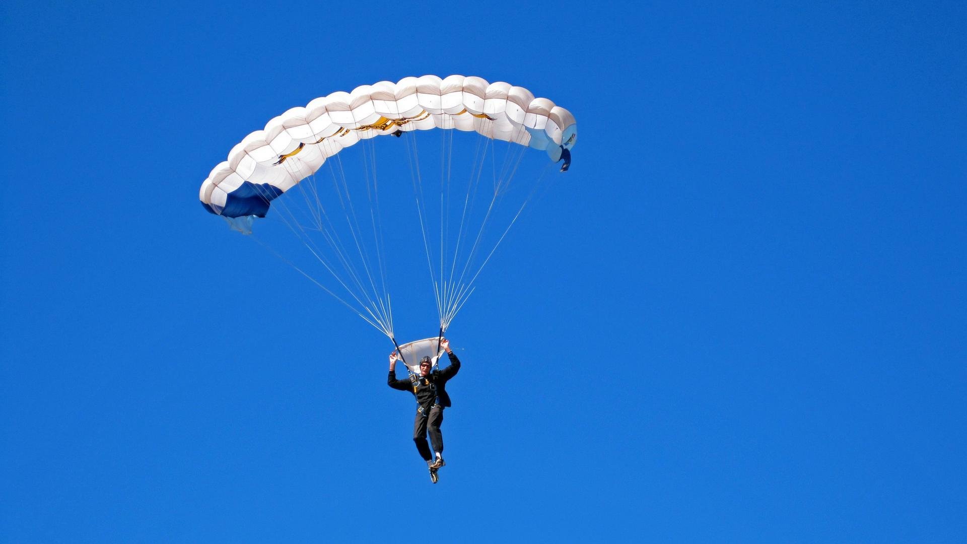 全国田径冬训营全面开营，国家队选手一起开启新备战阶段，田径队冬训计划
